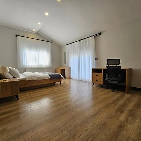 Appartamento New Flat&large Living Space 2-4 Near By Lara *