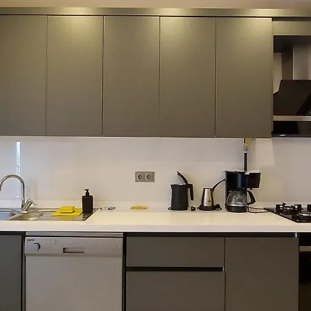 New Flat&large Living Space 2-4 Near By Lara