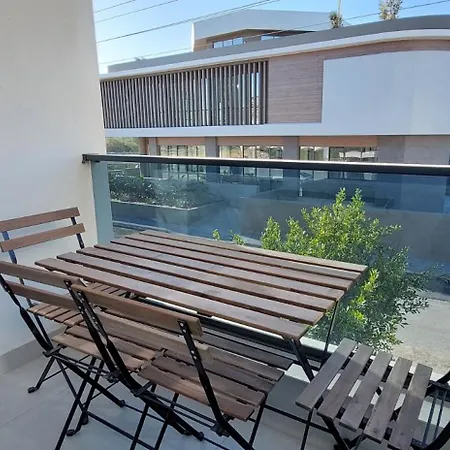 New Flat&large Living Space 2-4 Near By Lara
